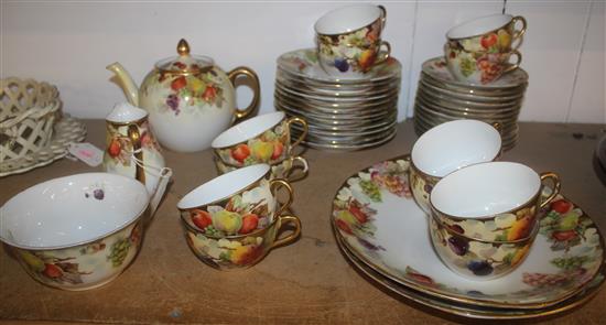 Bavarian fruit decorated tea set(-)